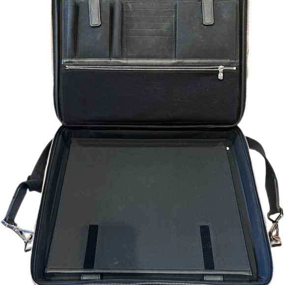 Louis Vuitton Black Laptop Case - Picture 7 of 11